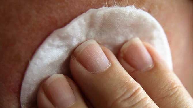 Are You Facing Dry Skin Problem? Get Natural Tips