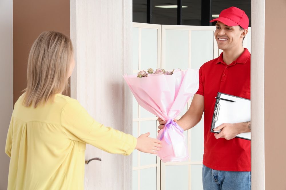 Midnight Flower Delivery in Hyderabad: A Growing Surprise Trend